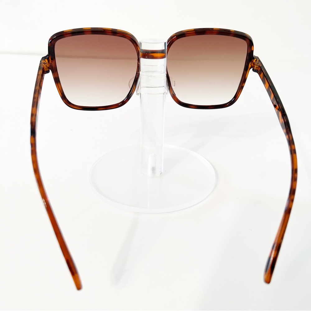 Women’s Fashion Sunglasses - Picture 3 of 3
